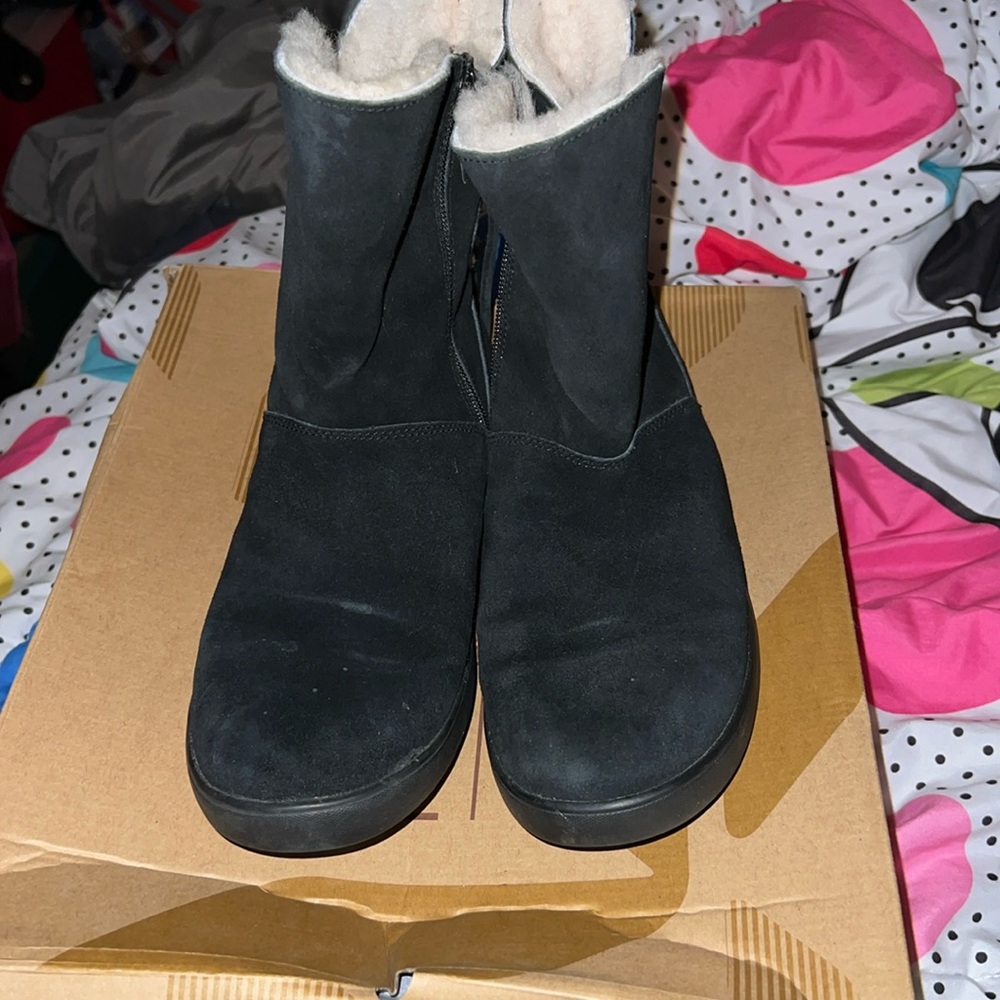 Woman’s boots Sz 8 koolaburra